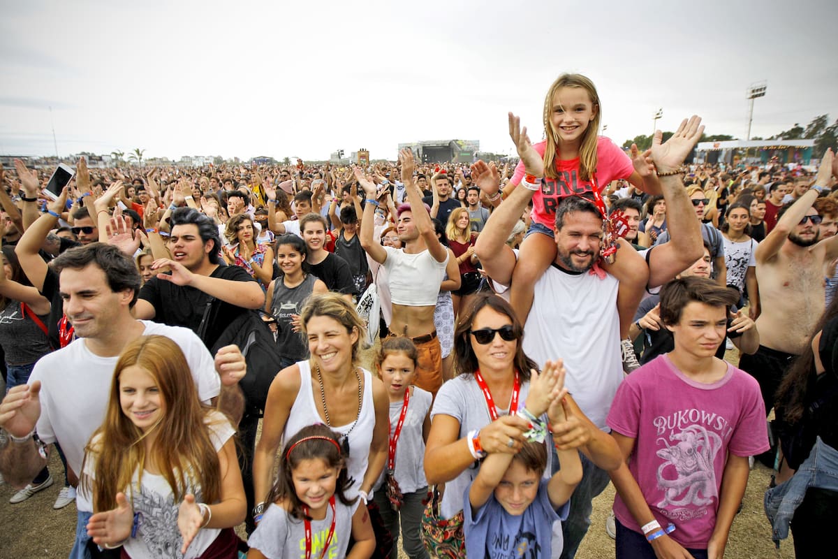 Familias enteras bailaron al ritmo de Damas Gratis
