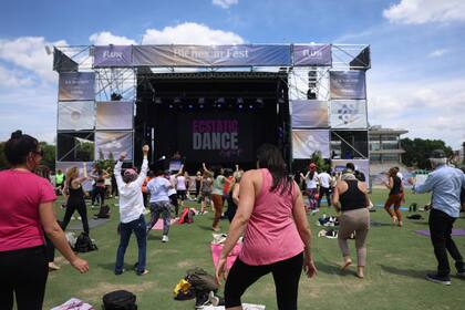 Familias y grupos de amigos se acercaron al Hipódromo de Palermo para relarse y disfrutar