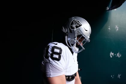 Fanático de Eagles que sobrevivió a ataque en Nueva Orleans recibe anillo del Super Bowl