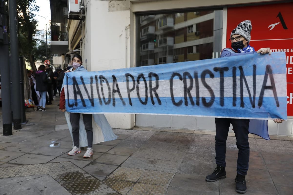 Fanáticos de Cristina Kirchner en Recoleta