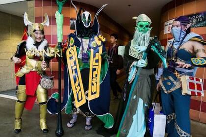 Fanáticos de Dota 2 disfrazados de Cosplay en Seattle, Washington, en The International 2014