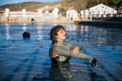 Fangoterapia en las termas de Copahue