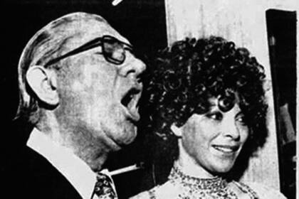 Fanne Foxe con el congresista Wilbur Mills, con quien protagonizó un resonante escándalo en Washington