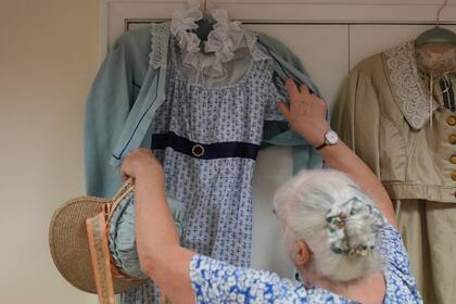 Fans de Jane Austen celebran 250 años de su nacimiento con bailes y disfraces