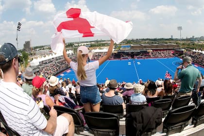 Fans en el central Lee valley hockey and tennis