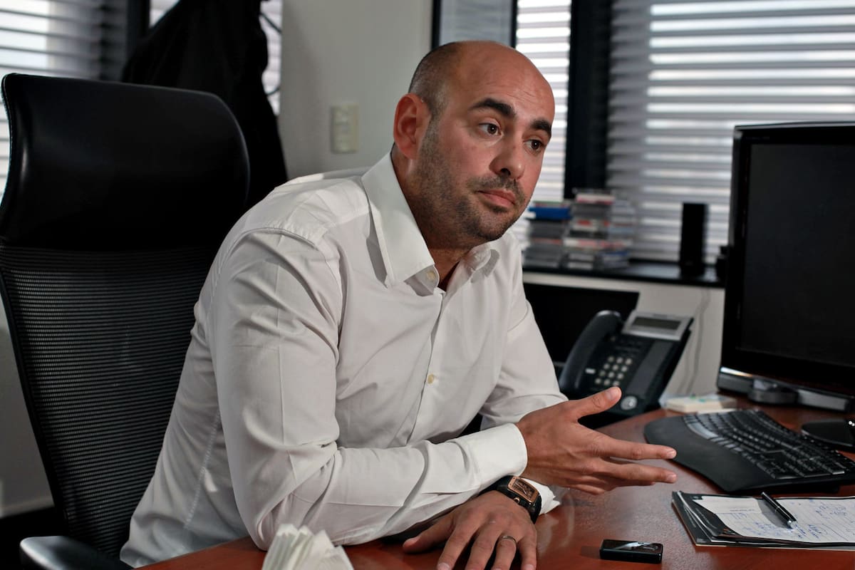 Farcuh tenía solo 43 años y era contador público, con un Master en Administración de Empresas por el IAE