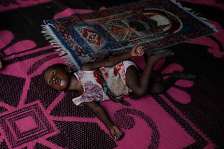 Niños nigerianos pagan el precio de la guerra de Irán: aumentan la desnutrición y la pobreza