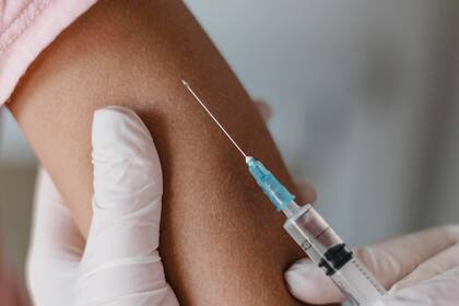 Farmacias locales también ofrecen la vacuna MMR; se recomienda verificar la cobertura del seguro