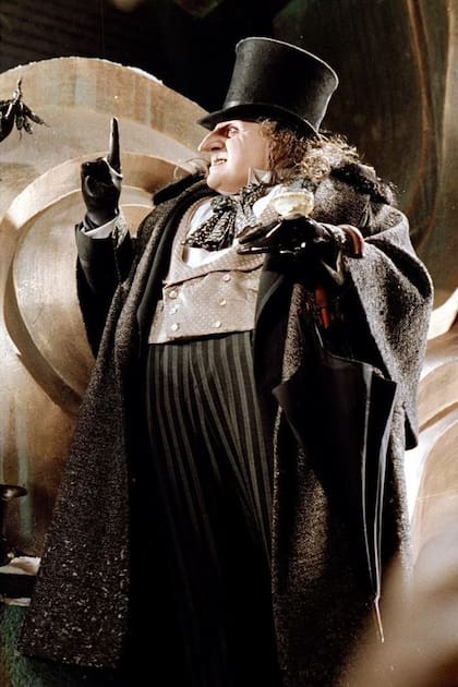 Farrell admite haber tenido un amistoso intercambio con Danny DeVito, quien interpretó al villano de Ciudad Gótica bajo las órdenes de Tim Burton en Batman vuelve, de 1992