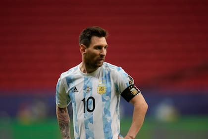 Fatigado, Messi estuvo muy ausente durante la segunda etapa, cuando la selección se dedicó a correr detrás de la pelota para sostener la mínima ventaja contra Paraguay