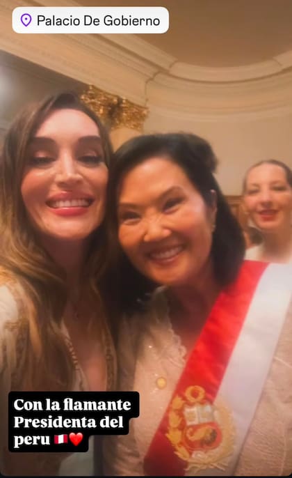 Fátima Flórez junto a Keiko Fujimori, tras su asunción como presidenta de Perú