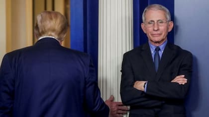 Fauci dijo que a menudo se metió en problemas por contradecir al presidente Trump.