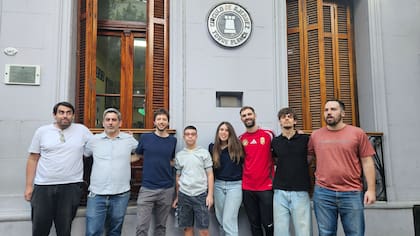 Faustino Oro en el centro