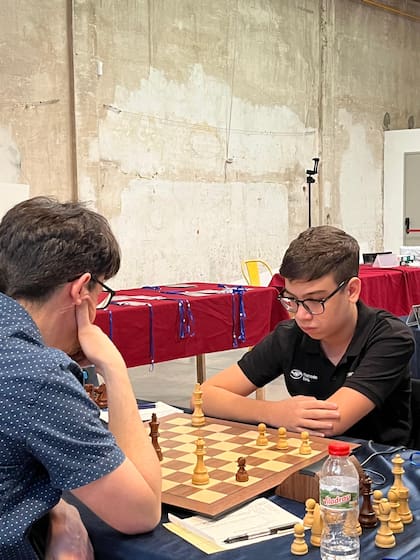 Faustino Oro vs. Diego Flores, en el torneo Prodigios y Leyendas