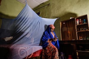 Fauziyya Tasiu Umar, la popular autora de libros eróticos que utiliza el seudónimo Oum Hairan, en Kano, Nigeria