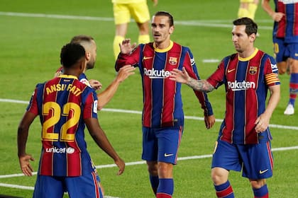 FC Barcelona v Villarreal - Camp Nou, Barcelona, España - 27 de septiembre de 2020 Ansu Fati del Barcelona celebra su primer gol con Lionel Messi y Antoine Griezmann