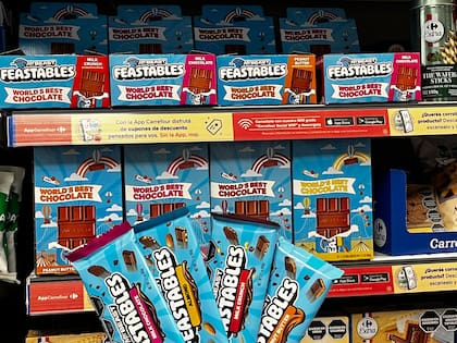 Feastables ofrece una variedad de sabores, desde el clásico chocolate con leche hasta opciones con almendras y mantequilla de maní