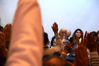 FEB y Suteba acordaron una suba salarial escalonada en dos tramos