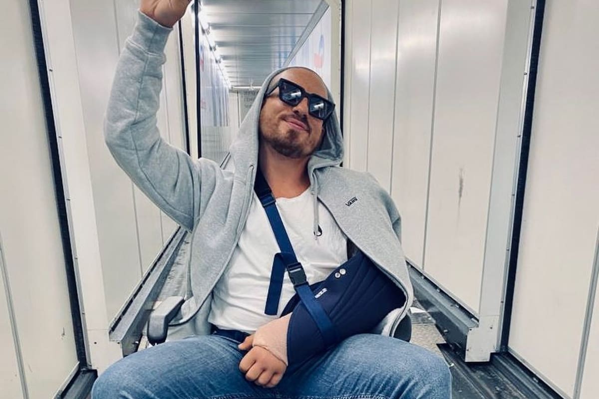 Fede Bal cuando regresó al país tras su accidente en Brasil