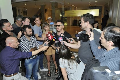 Fede Bal frente a la prensa