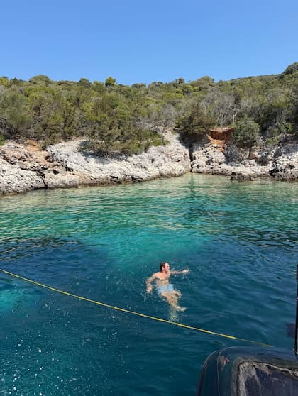 Federer en medio de la inmensidad del agua cristalina de Rovinj