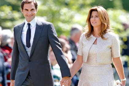 Federer y Mirka están juntos desde el 2000 y llevan once años de casados. Tuvieron cuatro hijos. Dos gemelas, Myla Rose y Charlene Riva, en 2009, y otro par de gemelos, varones, en 2014: Leo y Lenny.