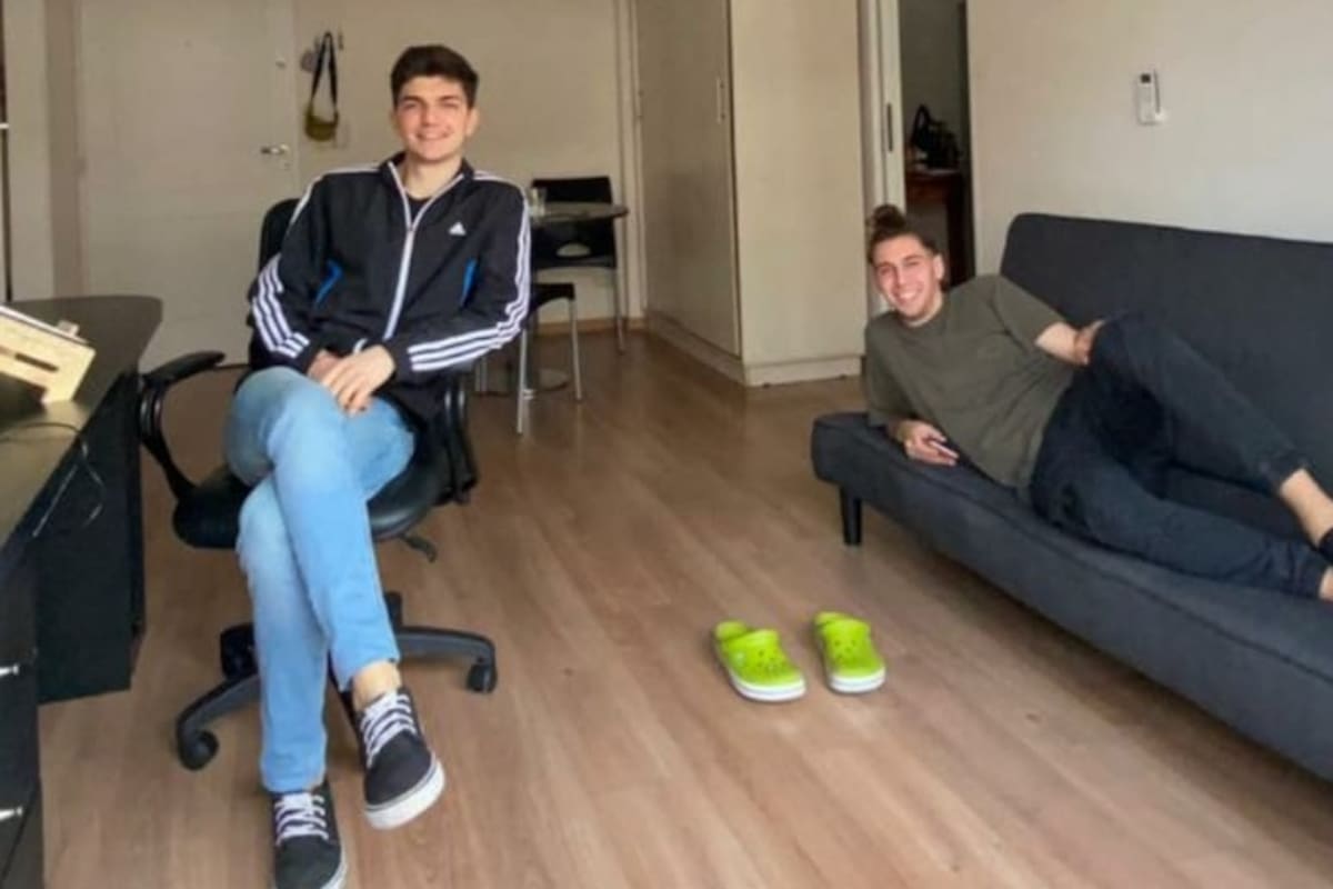 Federico (23) y su primo Mariano (22) se fueron a vivir juntos porque por separado no podían afrontar un alquiler