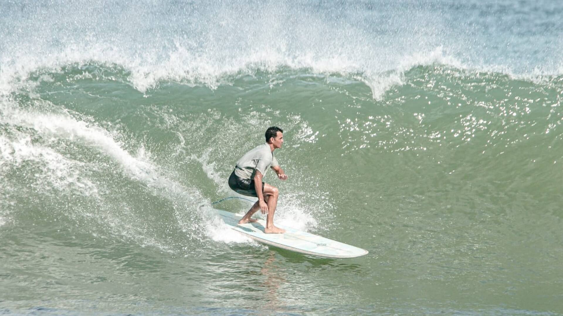 Federico Amores está siempre vinculado al surf.