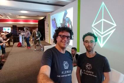 Federico Ast (izquierda) y Clément Lesaege (derecha), los socios fundadores de Kleros.