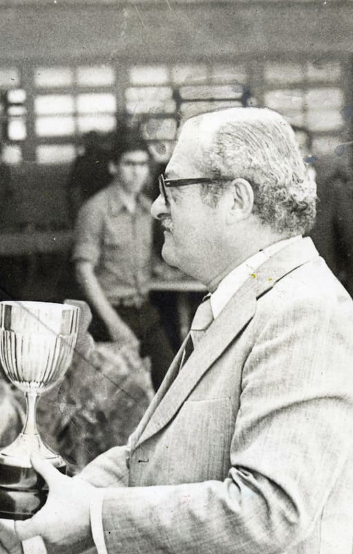 Federico Augusto Zichy Thyssen recibe copa La Nacion por un ejemplar de raza Nelore