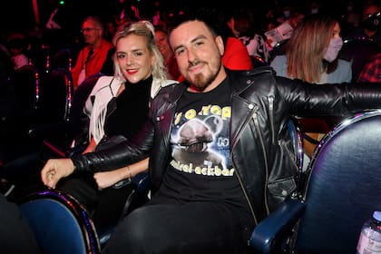 Federico Bal disfrutó de la obra junto a su novia Sofía Aldrey