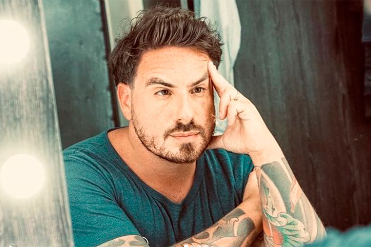 Federico Bal se hizo un nuevo tatuaje, que recorre desde su nuca hasta la cola