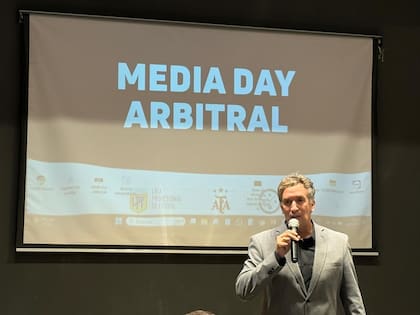 Federico Beligoy, Director Nacional de Arbitraje, durante el Media Day Arbitral en el predio Lionel Messi de la AFA, en Ezeiza; además, es secretario general de la Asociación Argentina de Árbitros