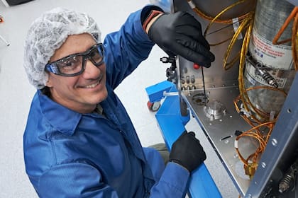 Federico Brito, el emprendedor que mandó las cenizas de su papá al espacio e innovó con un nuevo servicio en la Argentina