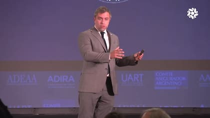 Federico Furiase, Secretario de Finanzas del Ministerio de Economía, participó de la 3° Cumbre Aseguradora Argentina