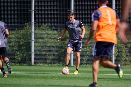 Federico Girotti, durante un entrenamiento de Talleres en Rusia, donde este viernes debutará ante Zenit, en San Petersburgo