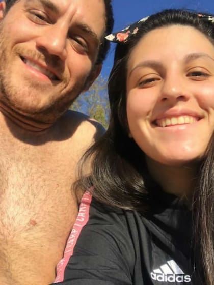 Federico junto a Nara Zubieta, la futura mamá