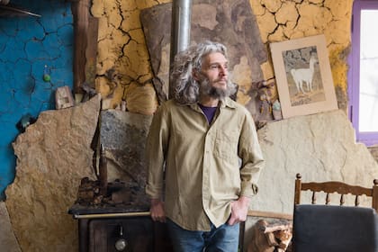 Federico Marchesi tiene 57 años y apunta a hacer sus obras en lugares públicos para que la gente pueda disfrutarlas.