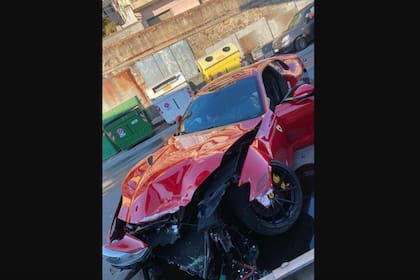 Federico Marchetti, el arquero del equipo italiano, quedó impactado al enterarse de que su Ferrari 812 Superfast quedó destruída