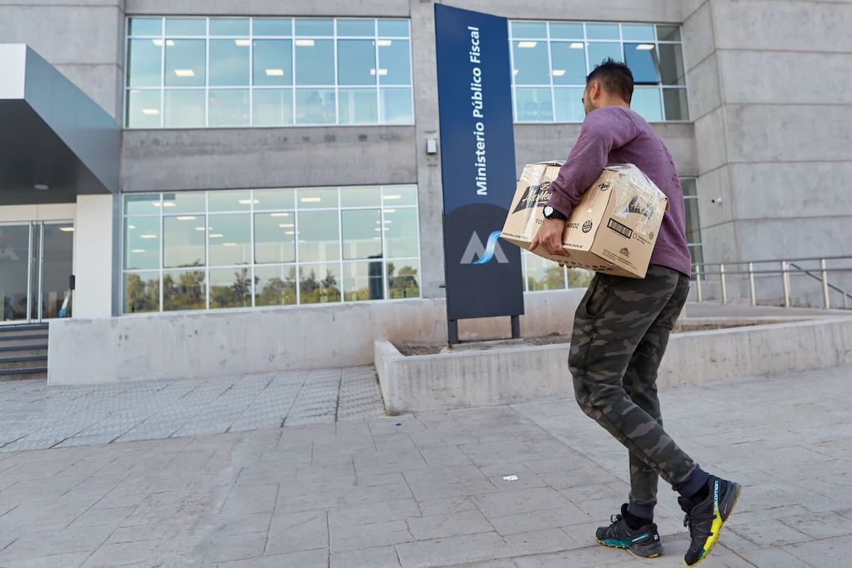 Federico Meza, uno de los ciudadanos imputados por violar la cuarentena, se quejó de la sanción, ya que asegura que no infringió la norma. Tuvo que donar 15 cajas de leche.