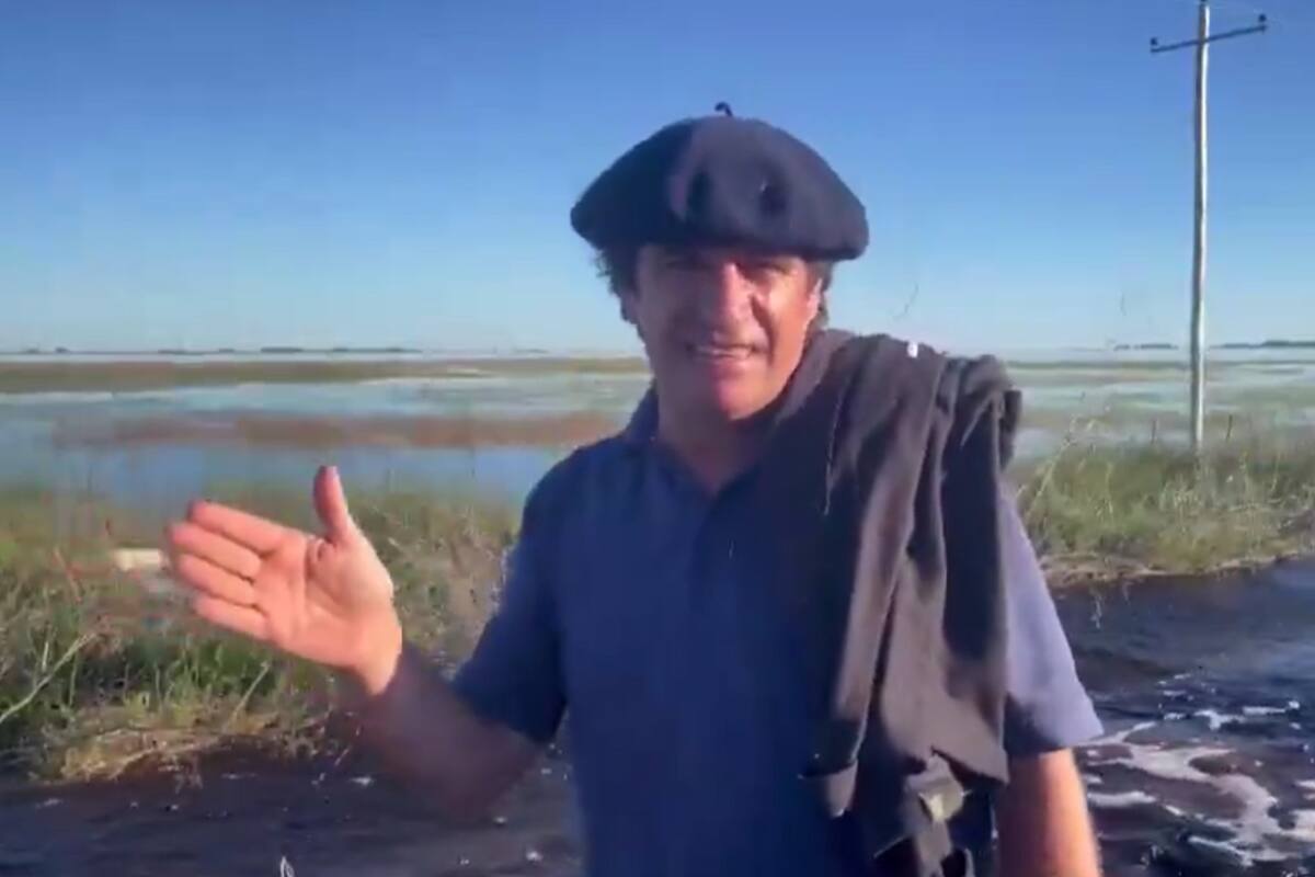 Federico Ortiz, de Bacacay, fue quien explicó la situación de la ruptura de la pared del canal