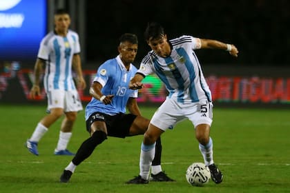 Federico Redondo fue el capitán en el encuentro ante Uruguay y demostró toda su clase: la Argentina está en crecimiento