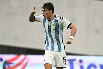 Federico Redondo logró el empate agónico con el que la selección argentina se mantiene con ilusión en el torneo