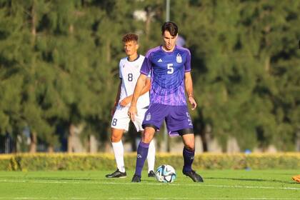Federico Redondo utilizará la camiseta N° 5, la misma que su papá, Fernando, en el Mundial de Estados Unidos 1994