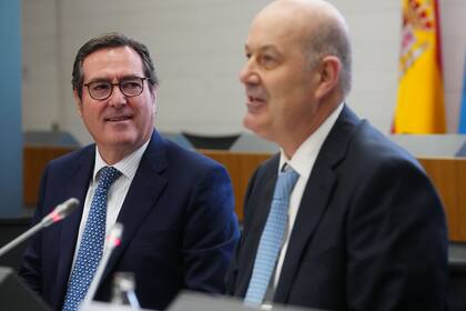 Sturzenegger y esa manía de atacar al trabajador - Image 2