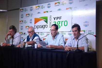 Federico Zerboni (Maizar), Rodolfo Rossi (Acsoja), Martín Biscaisaque (Argentrigo) y Juan Martin Salas Oyarzun (Asagir), en Expoagro 2025