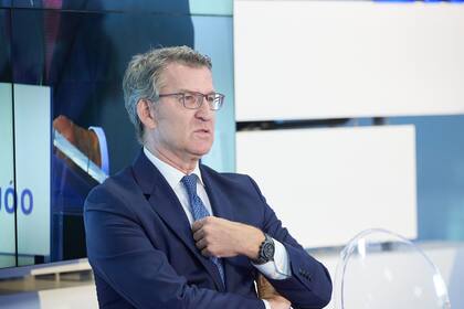 Feijóo ataca a Sánchez con la corrupción por "proteger al que roba" y el presidente dice que "caja b