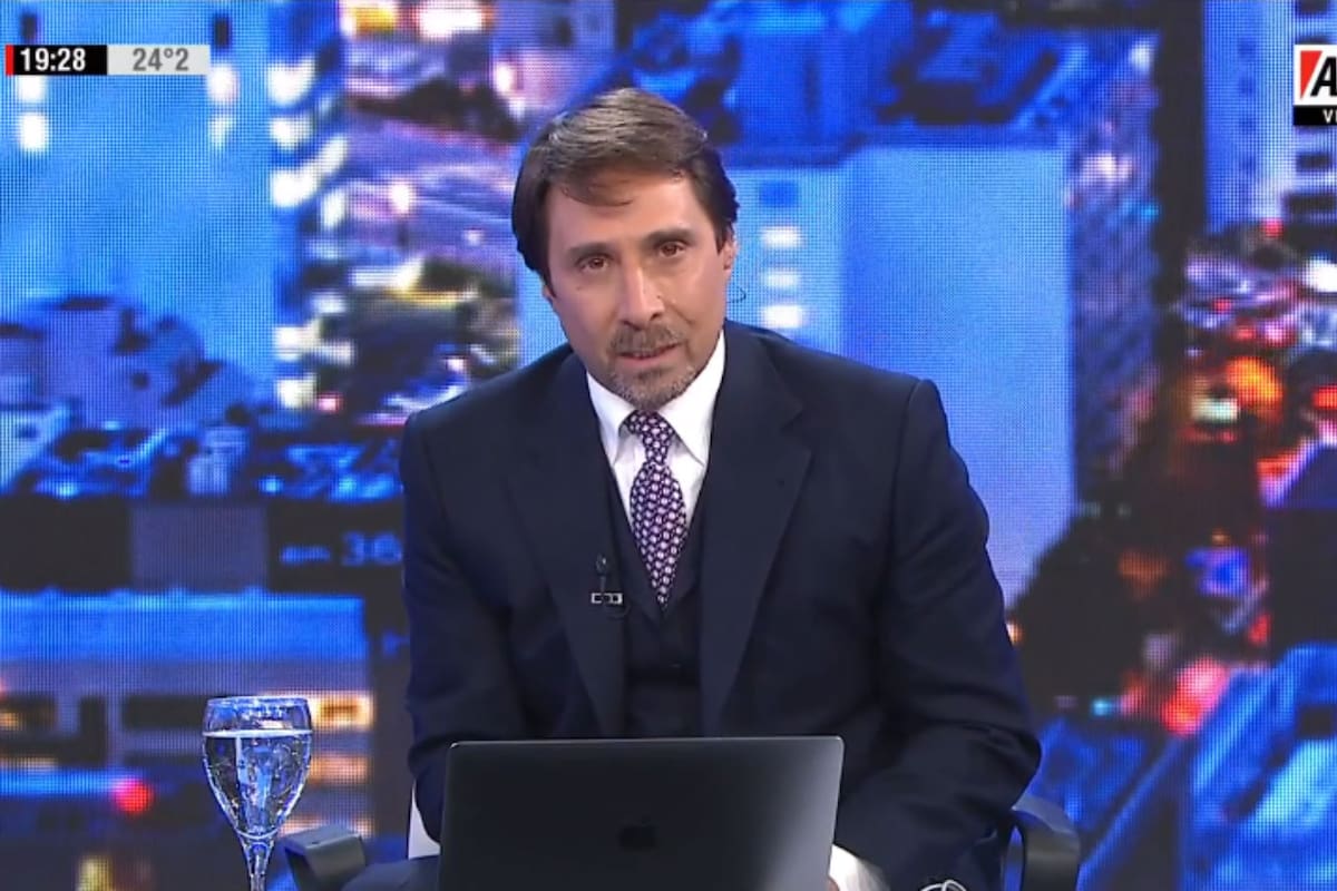 Feinmann leyó fragmenos del prólogo de Víctor Hugo Morales al labiro de Sellanes y se preguntó si no había allí "apología del delito"