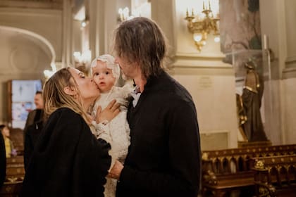 Felices los tres. Florencia, Aurora y Eduardo en una imagen puro amor.