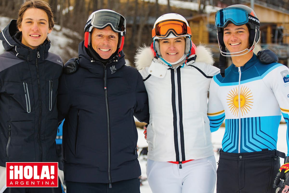 Felices por el logro de Tiziano. Su hermano Benicio y sus padres, Alejandro Gravier y Valeria Mazza, que viajaron para “hacerle el aguante”.